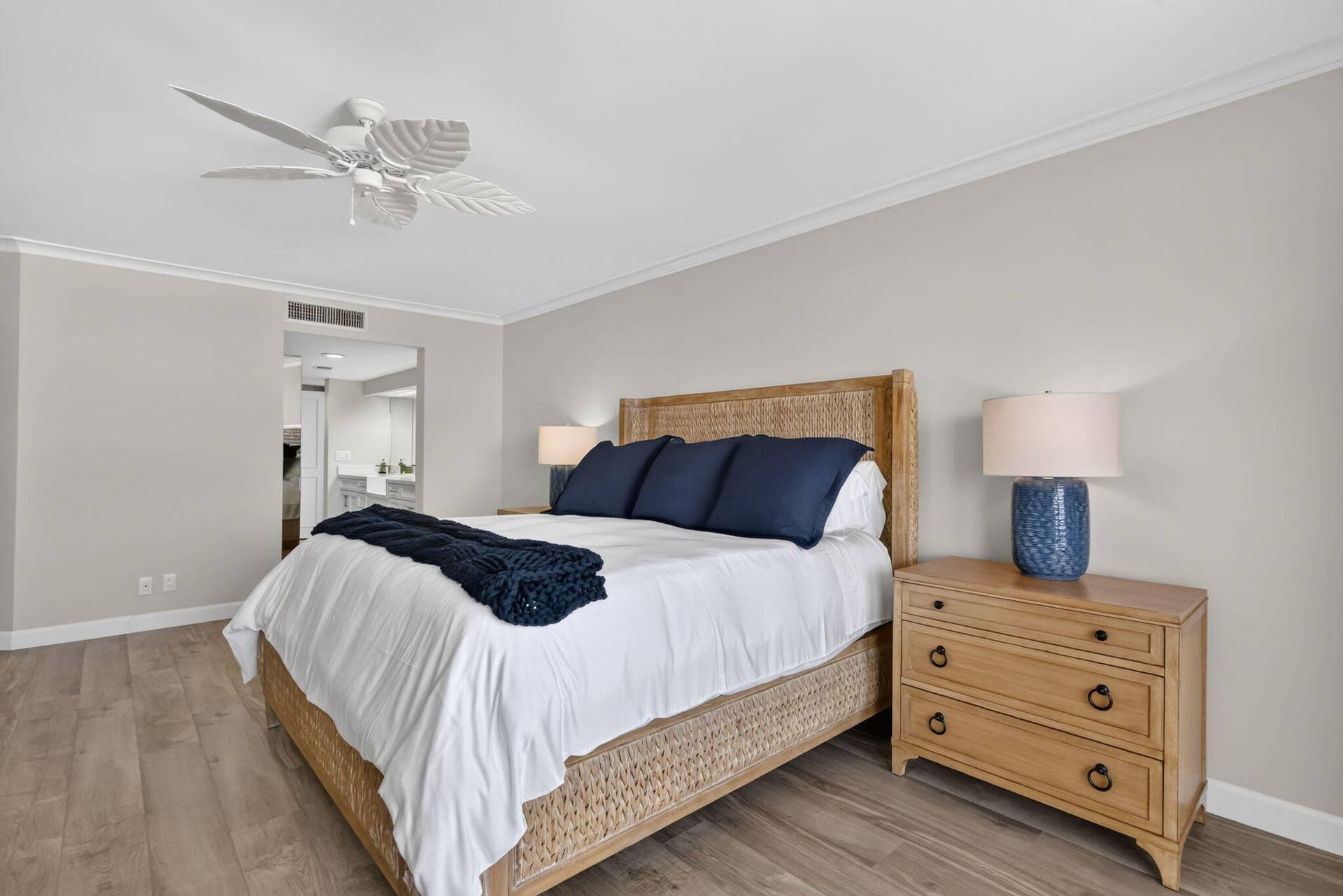 120 S Ocean Boulevard, #4A, Delray Beach, Delray Beach, FL 33483 23-web-or-mls-012__14A8130