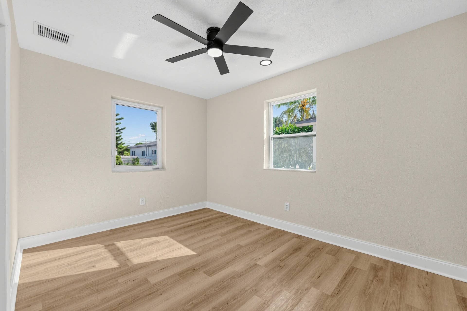3040 NW 8TH Place, Fort Lauderdale, FL 33311 17