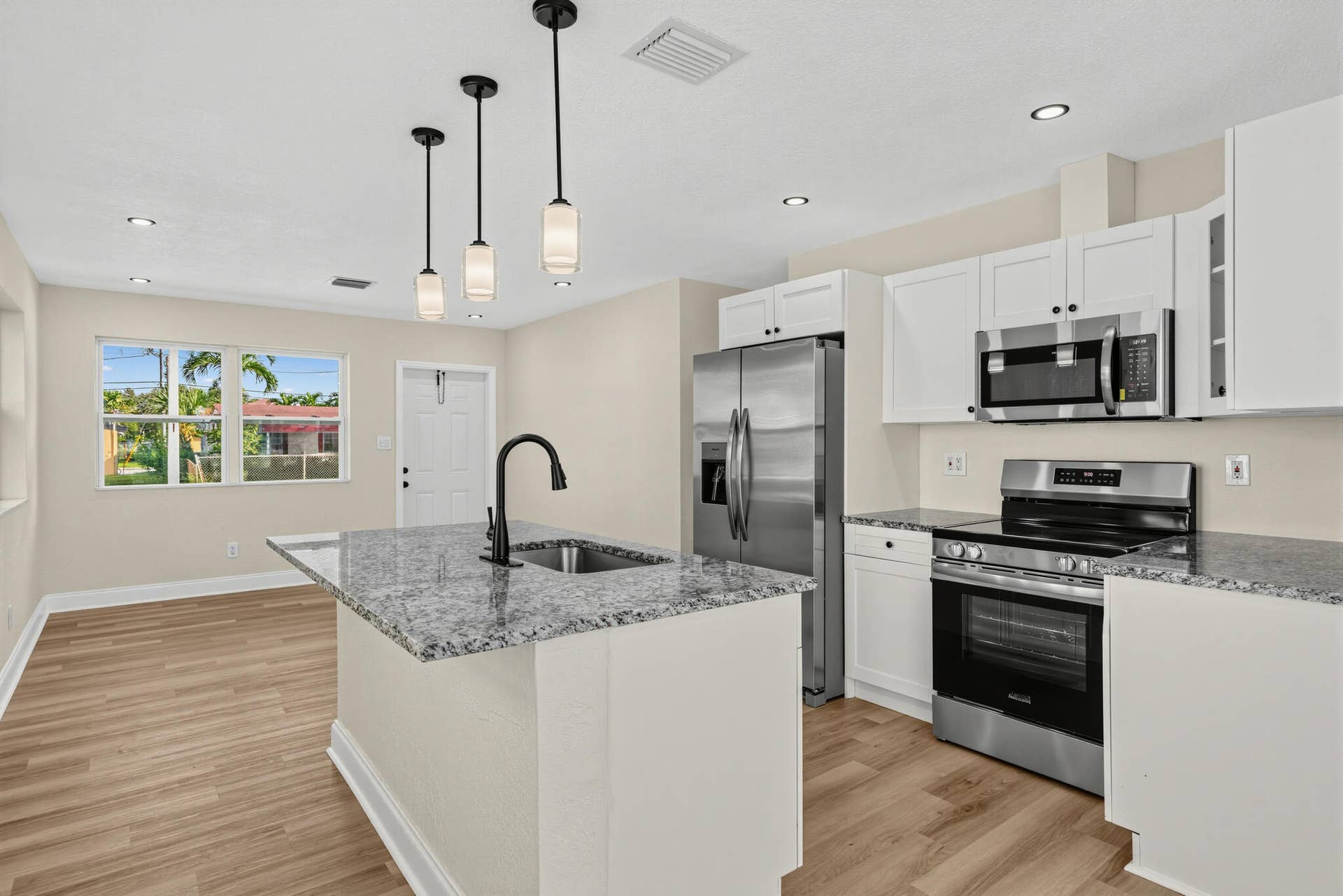 3040 NW 8TH Place, Fort Lauderdale, FL 33311 10