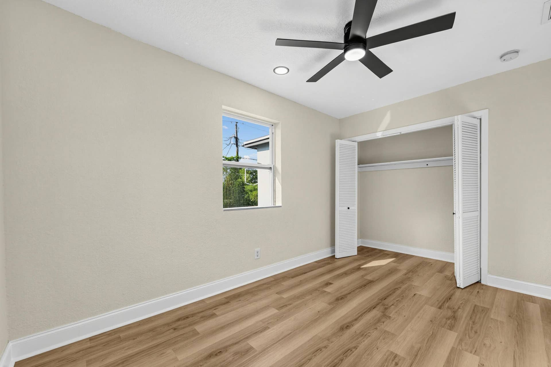 3040 NW 8TH Place, Fort Lauderdale, FL 33311 18