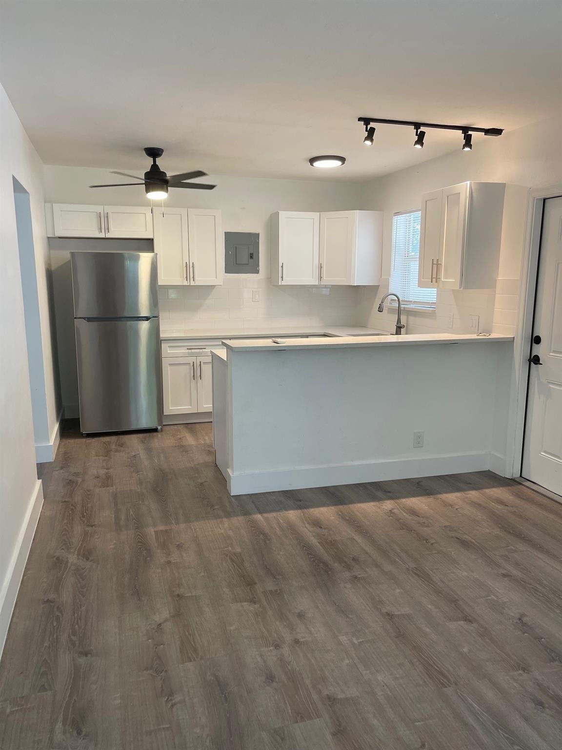 828 NE 16TH Avenue, Fort Lauderdale, Fort Lauderdale, FL 33304 Photo 3