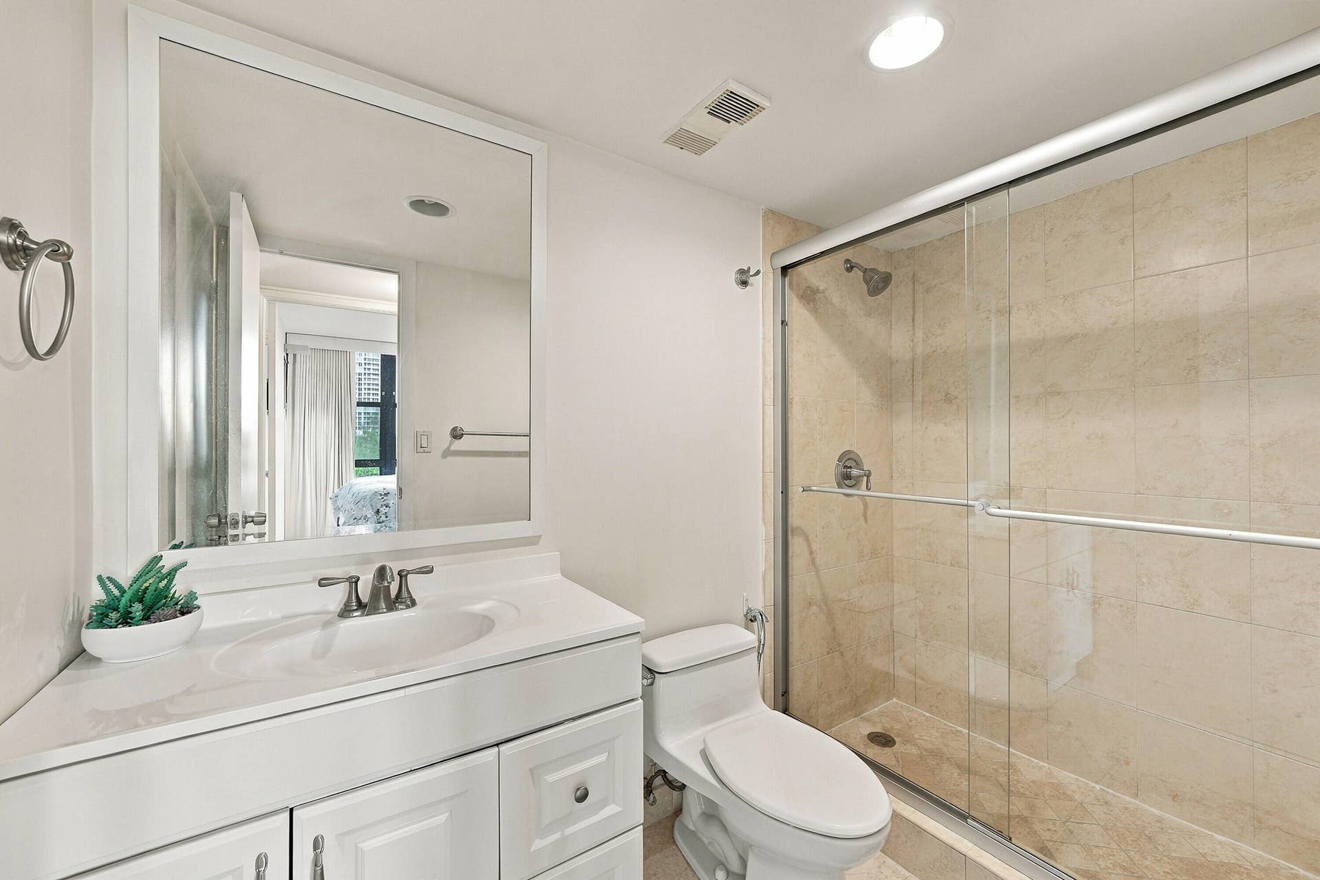 18181 NE 31ST Court, #804, Aventura, FL 33160 25_dsc07825
