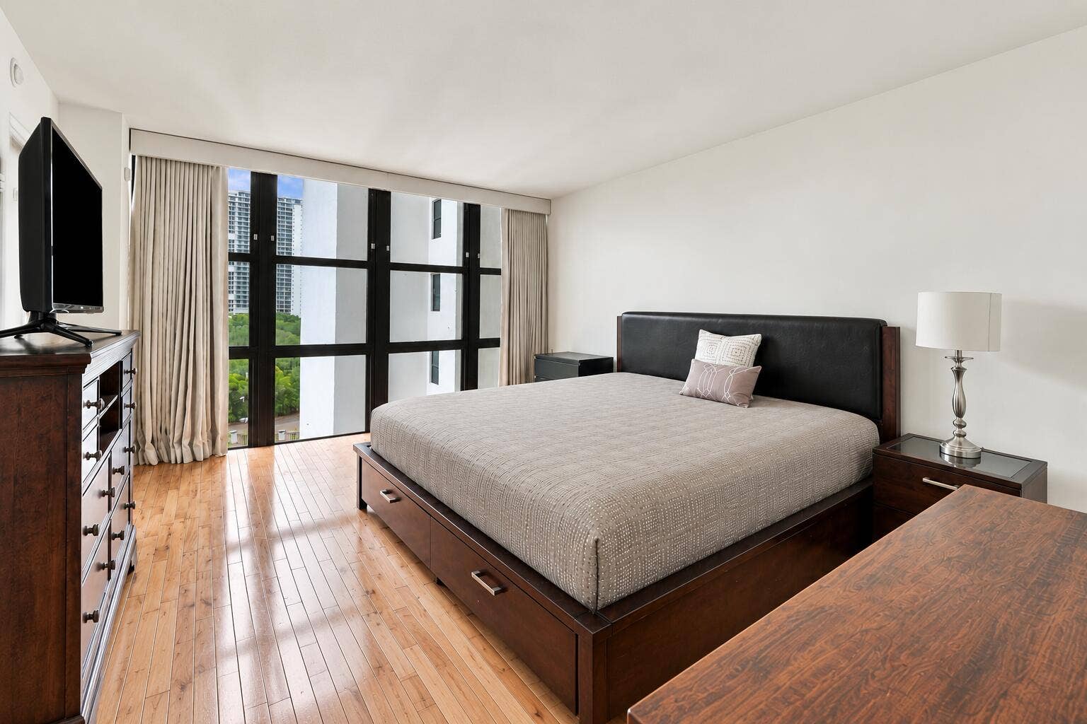 18181 NE 31ST Court, #804, Aventura, FL 33160 Primary bedroom