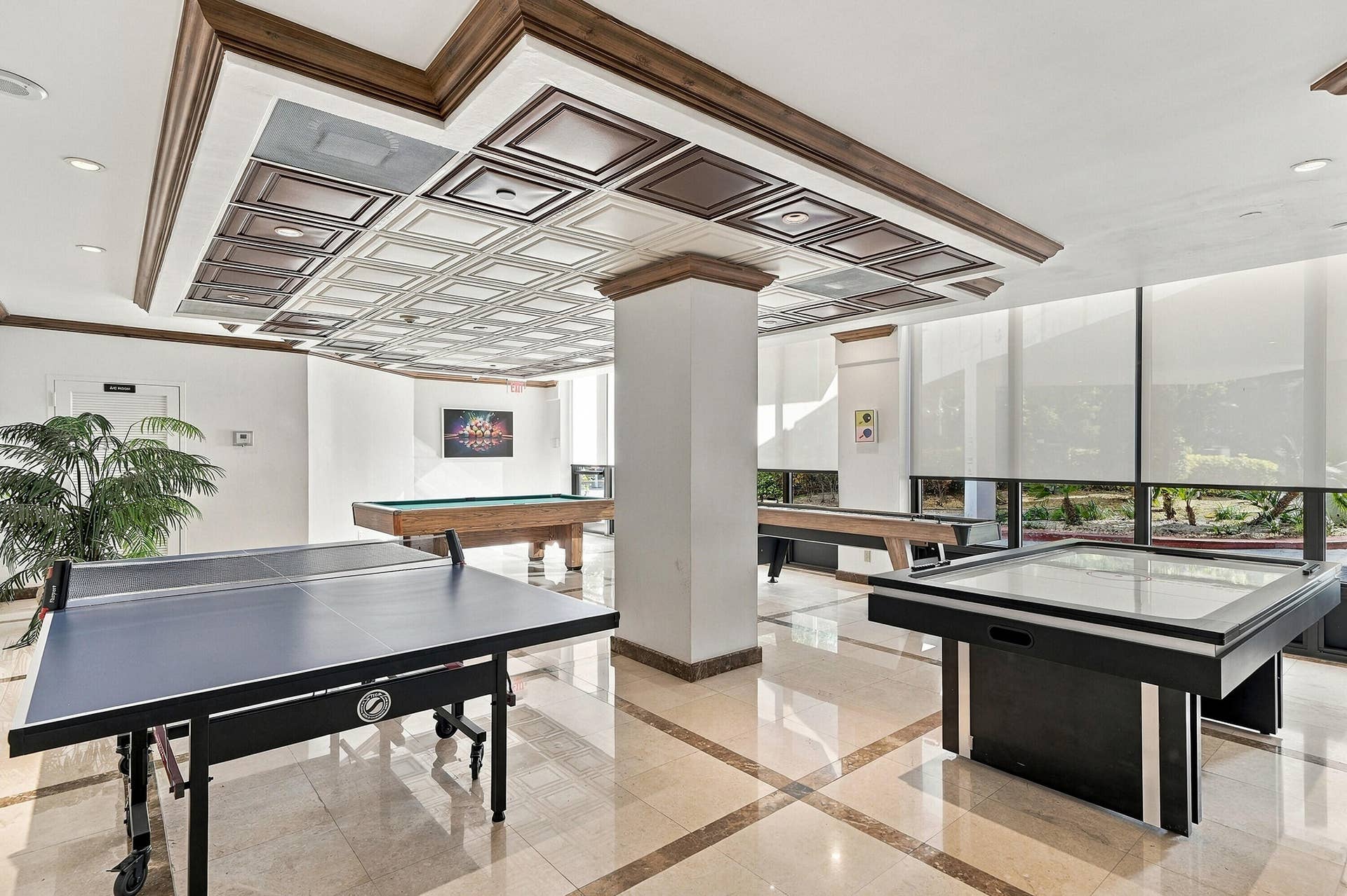 18181 NE 31ST Court, #804, Aventura, FL 33160 Game Room