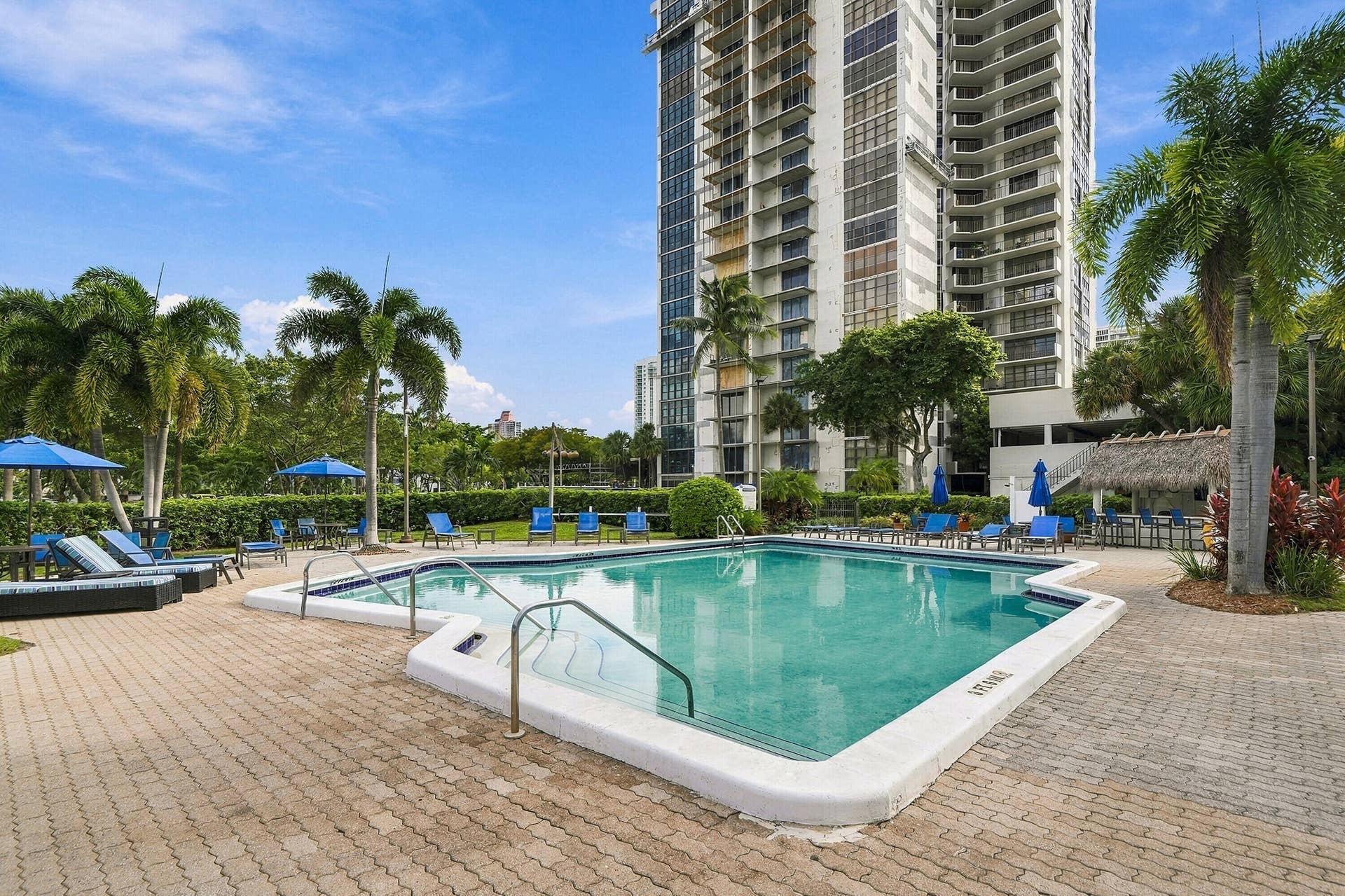18181 NE 31ST Court, #804, Aventura, FL 33160 Pool