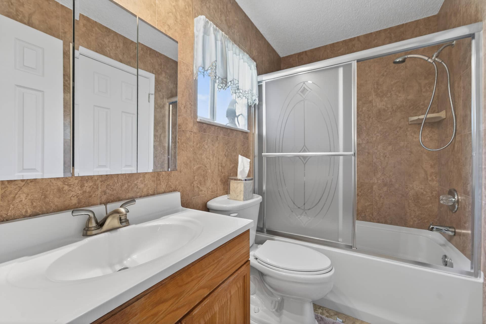 1601 SW 18TH Street SW, Boynton Beach, FL 33426 Guest Bathroom