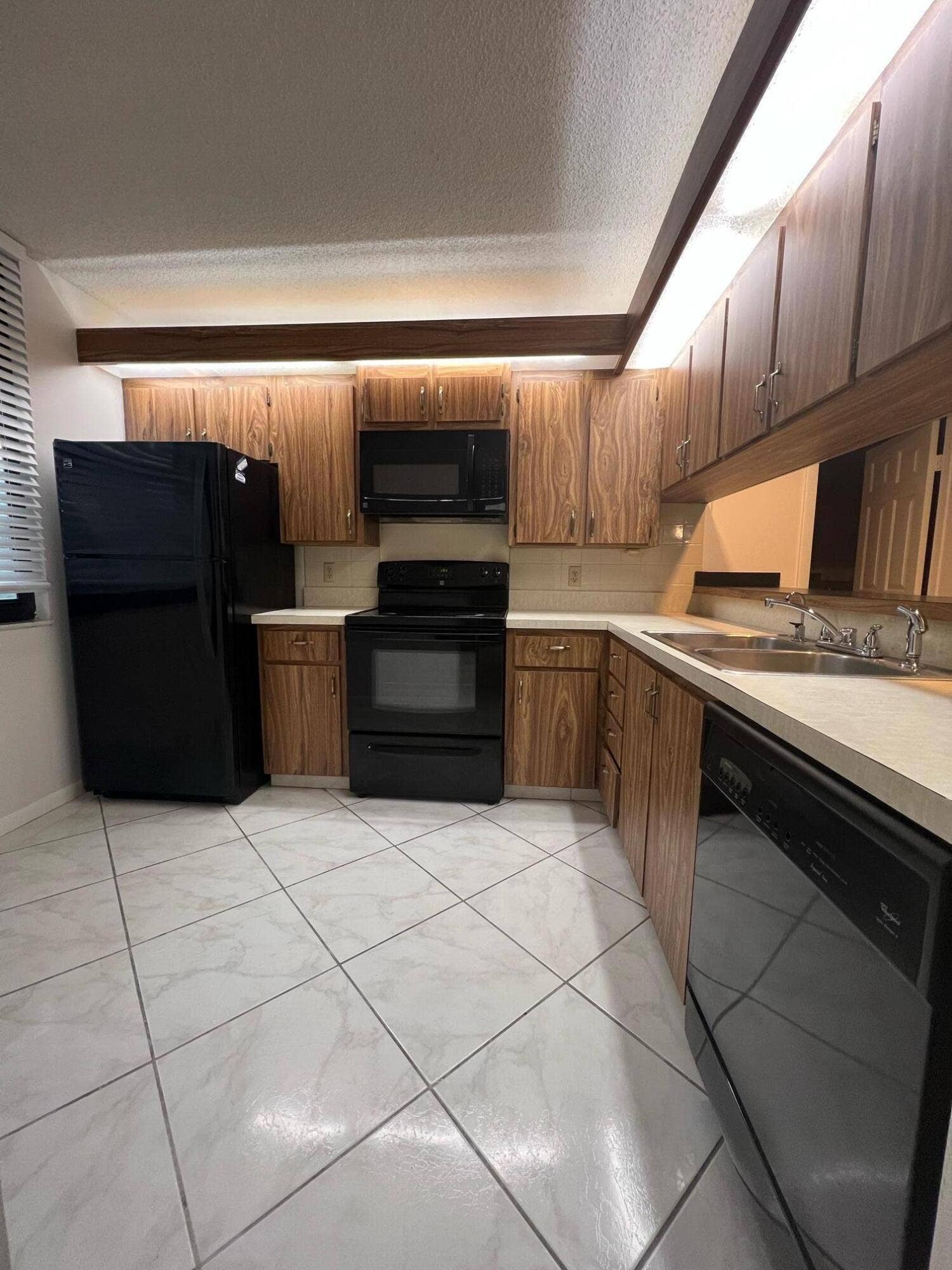 3516 WHITEHALL Drive, #106, West Palm Beach, West Palm Beach, FL 33401 image3 (2)