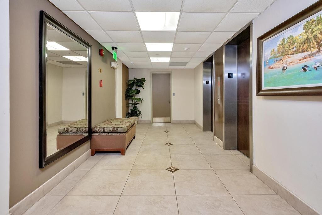 Elevator area, 4th floor
