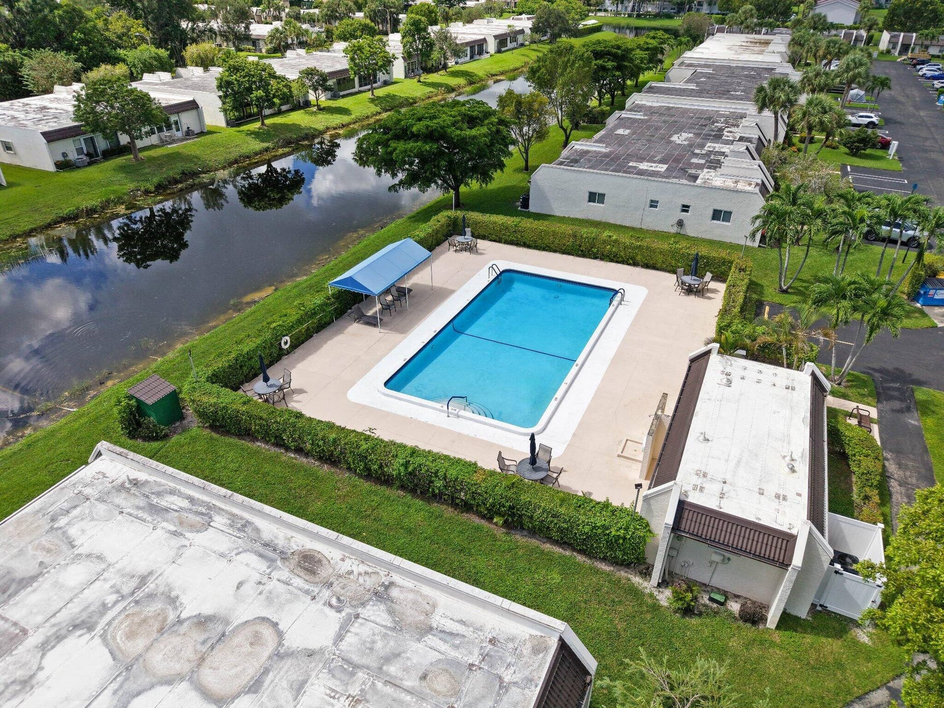 100 Lake Rebecca Drive, West Palm Beach, FL 33411 Nearby Satellite Pool
