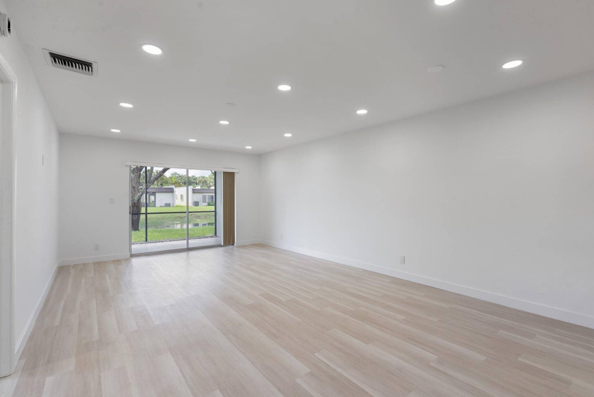 100 Lake Rebecca Drive, West Palm Beach, FL 33411 Spacious Living Room