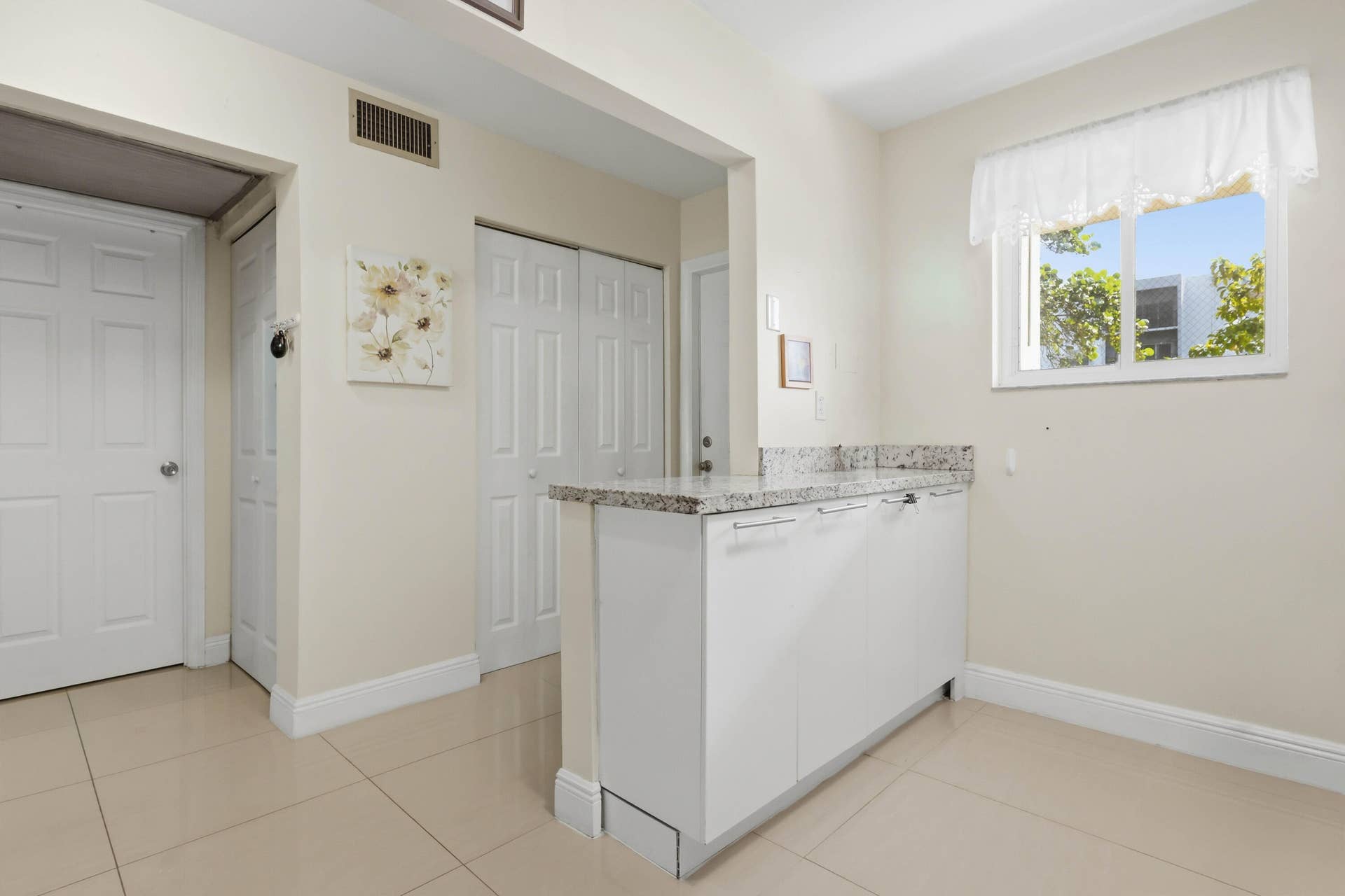 7400 NW 17TH Street, #202, Plantation, FL 33313 LopezProductions 03