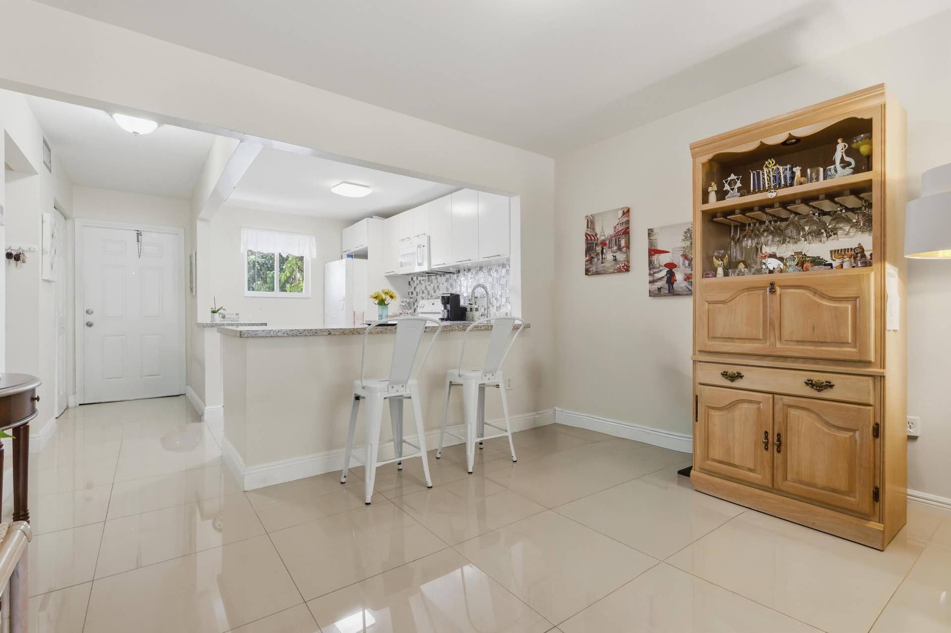 7400 NW 17TH Street, #202, Plantation, FL 33313 LopezProductions 05