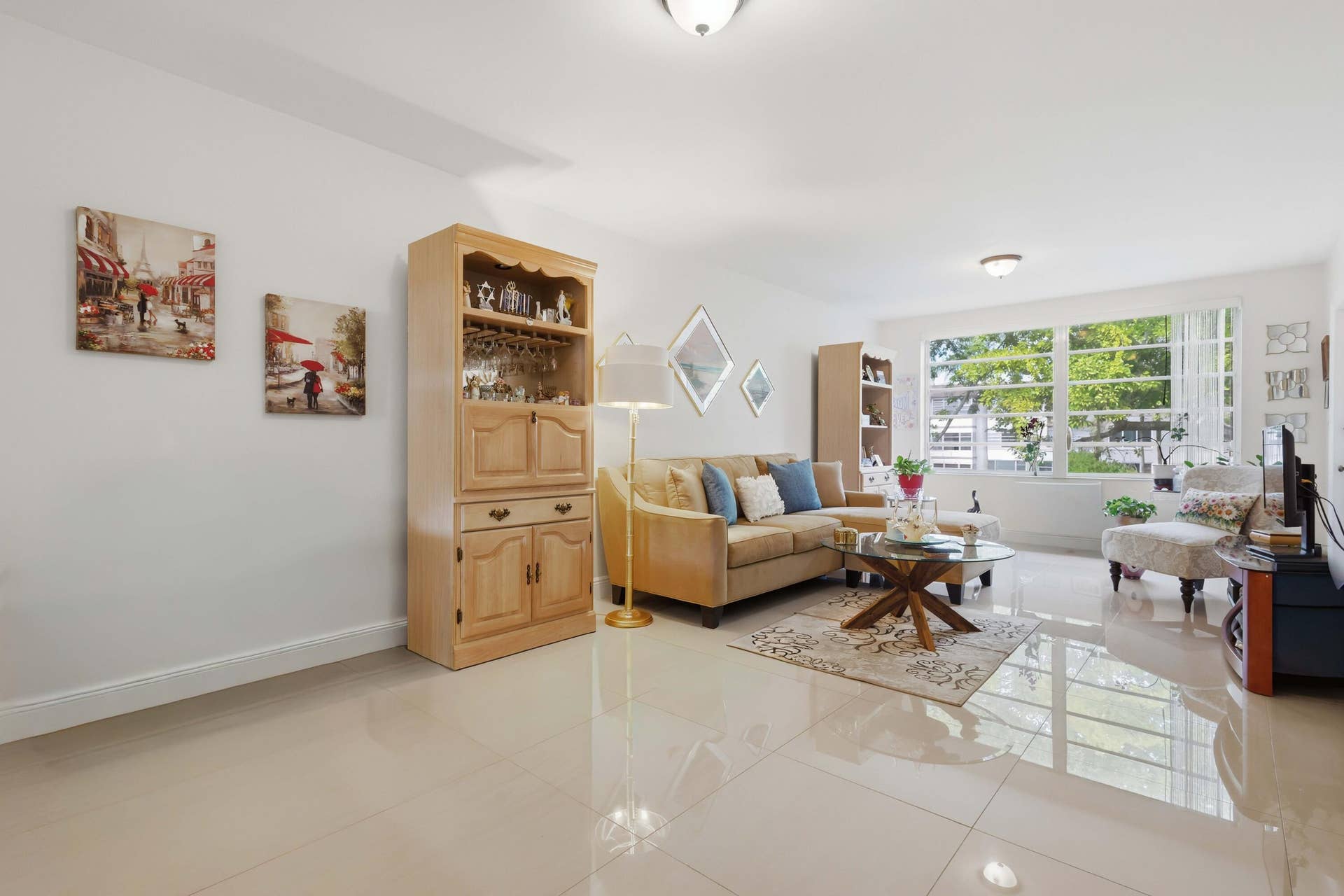 7400 NW 17TH Street, #202, Plantation, FL 33313 LopezProductions 06