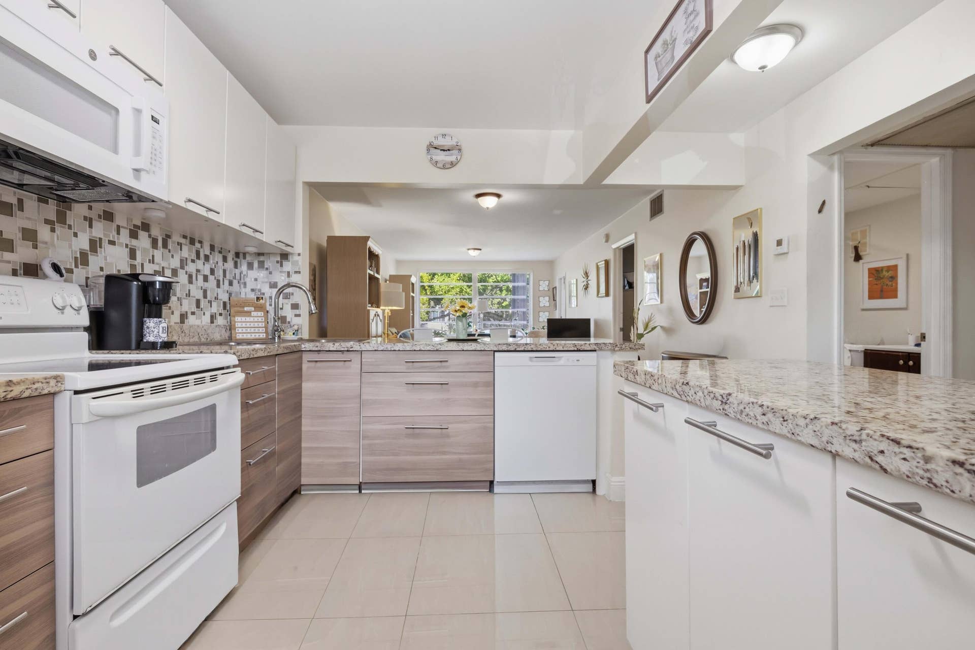 7400 NW 17TH Street, #202, Plantation, FL 33313 LopezProductions 04