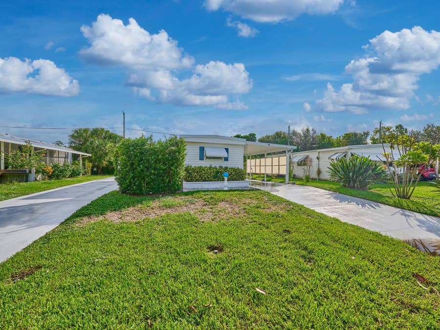 Property photo for 8421 SE SKYLARK Avenue, Hobe Sound, FL