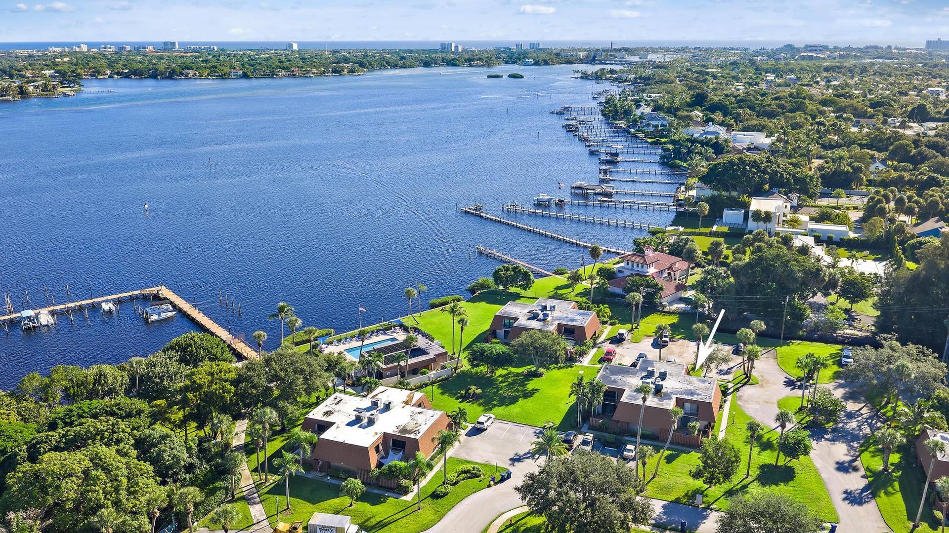 825 CENTER Street, #20C, Jupiter, FL 33458 825 Center St 20C-21