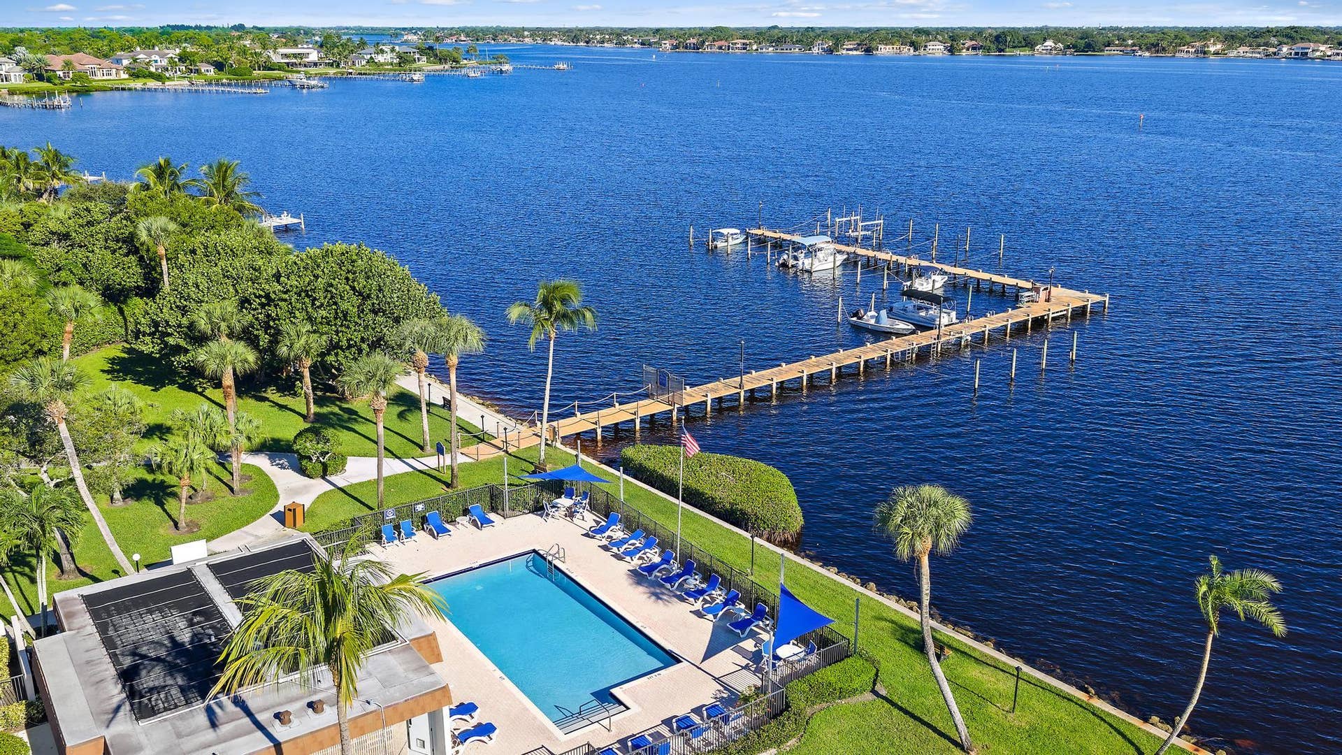825 CENTER Street, #20C, Jupiter, FL 33458 825 Center St 20C-18