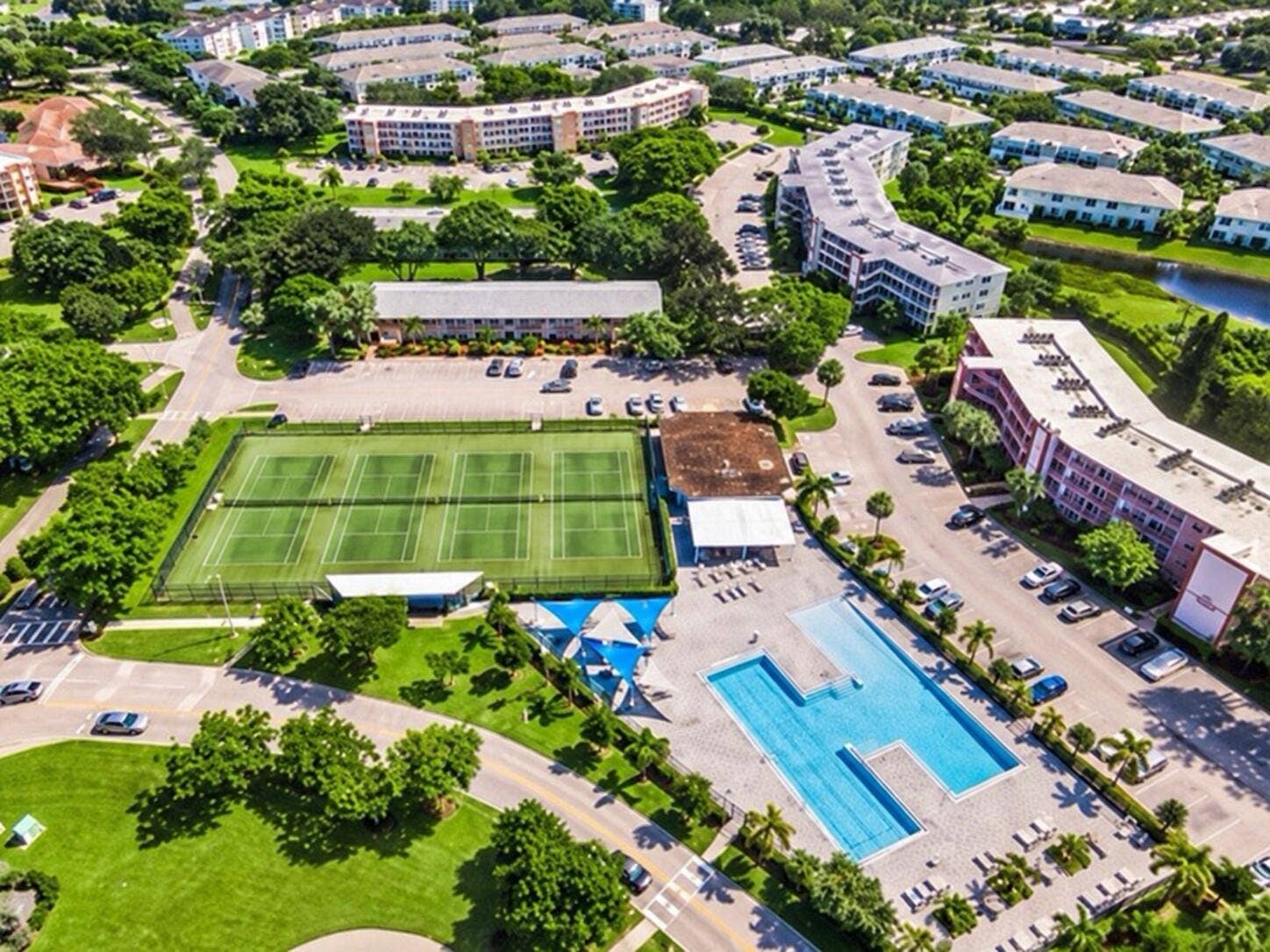 29 RICHMOND D Crescent, Deerfield Beach, FL 33442 Richmond Pool