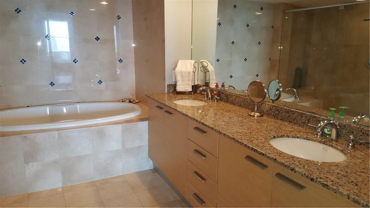 1830 S Ocean Drive, #3502, Hallandale Beach, FL 33009 Master Bathroom