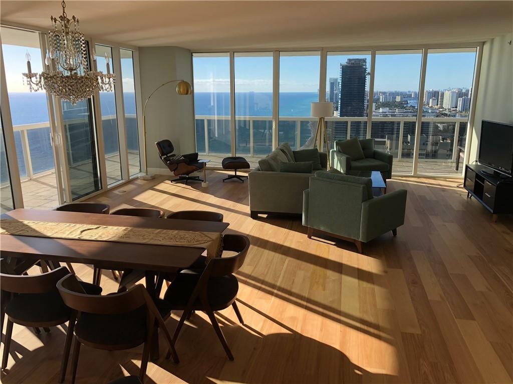 1830 S Ocean Drive, #3502, Hallandale Beach, FL 33009 Living Area