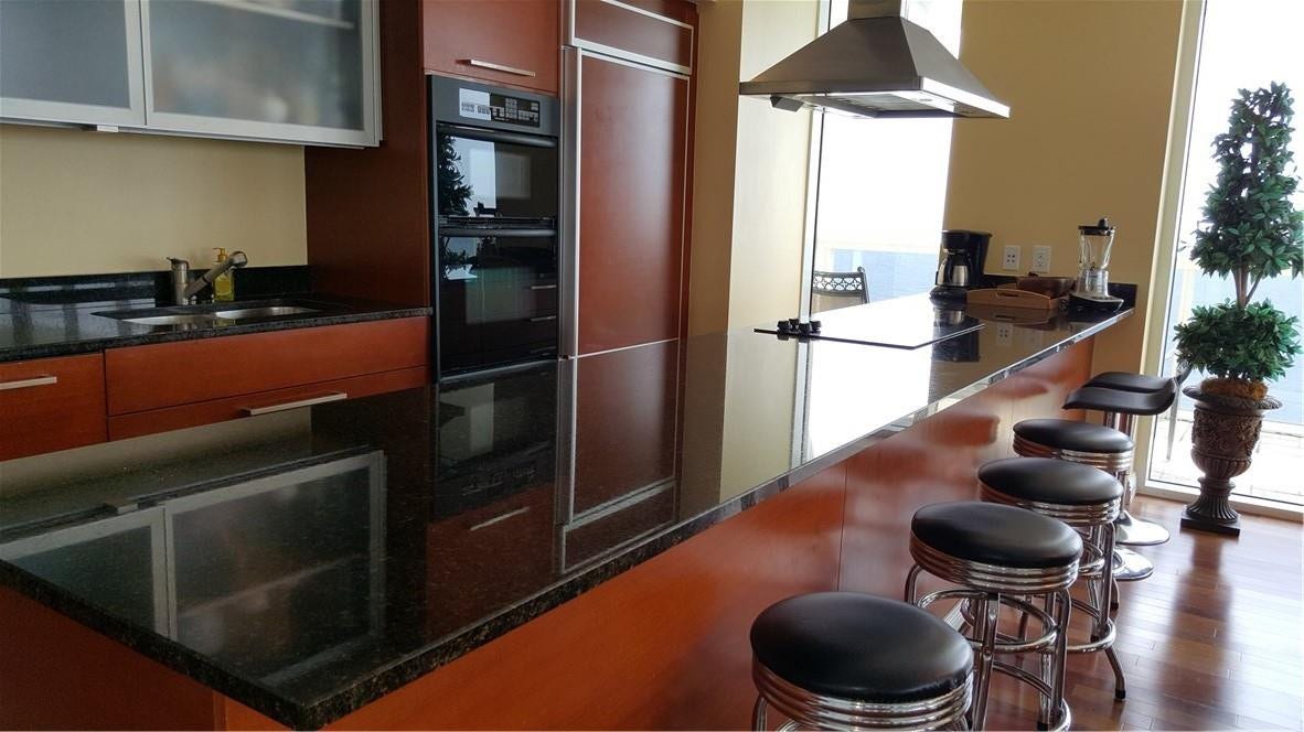 1830 S Ocean Drive, #3502, Hallandale Beach, FL 33009 Kitchen
