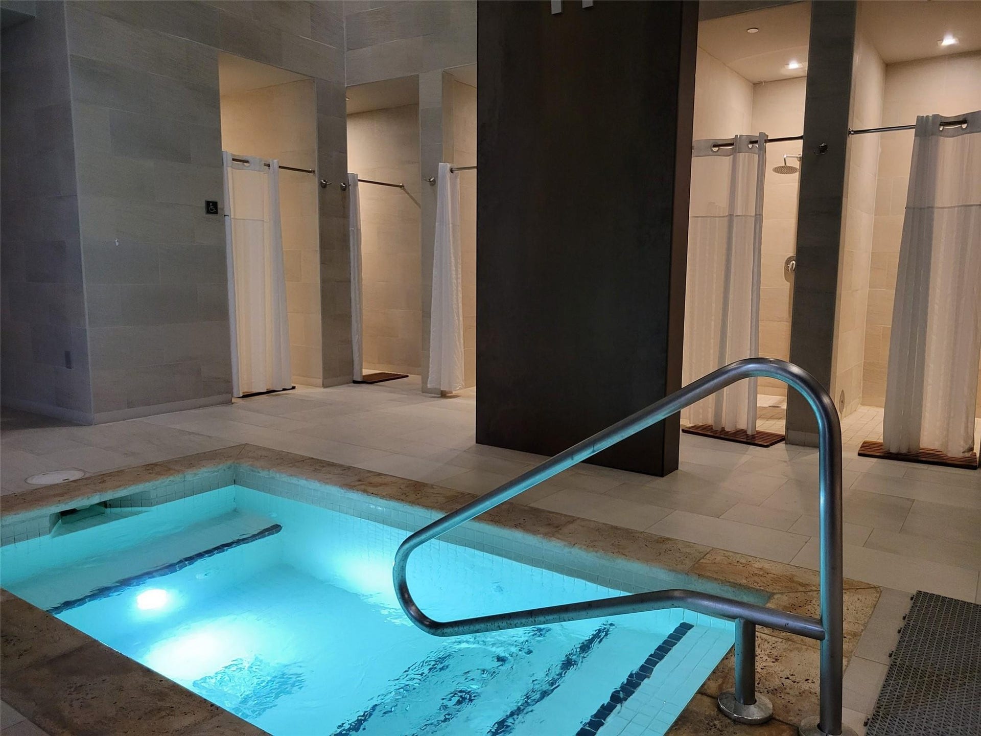 1830 S Ocean Drive, #3502, Hallandale Beach, FL 33009 Sauna & Spa
