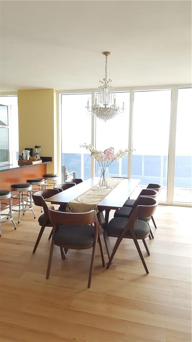 1830 S Ocean Drive, #3502, Hallandale Beach, FL 33009 Dining Area