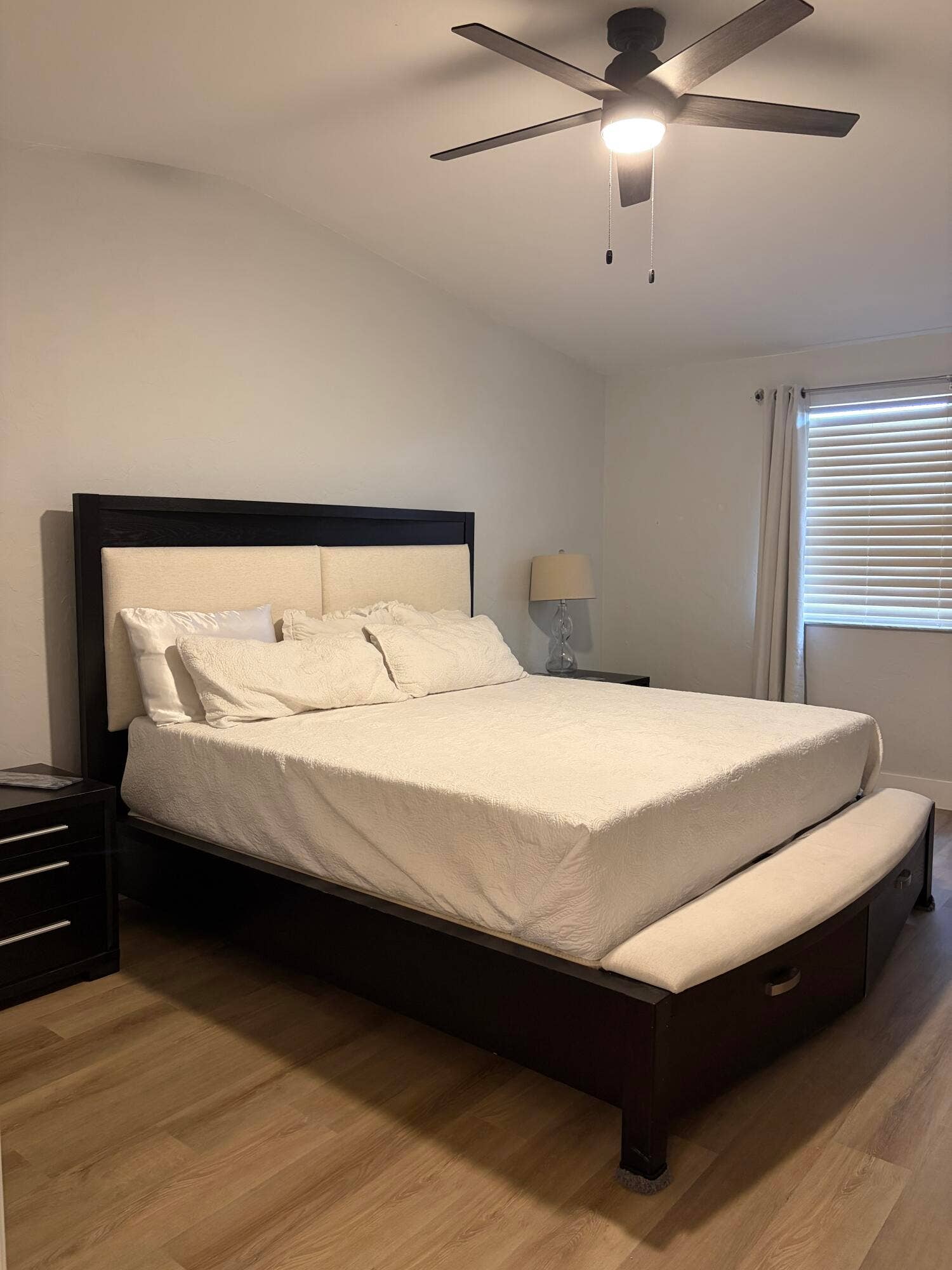 MAIN BEDROOM