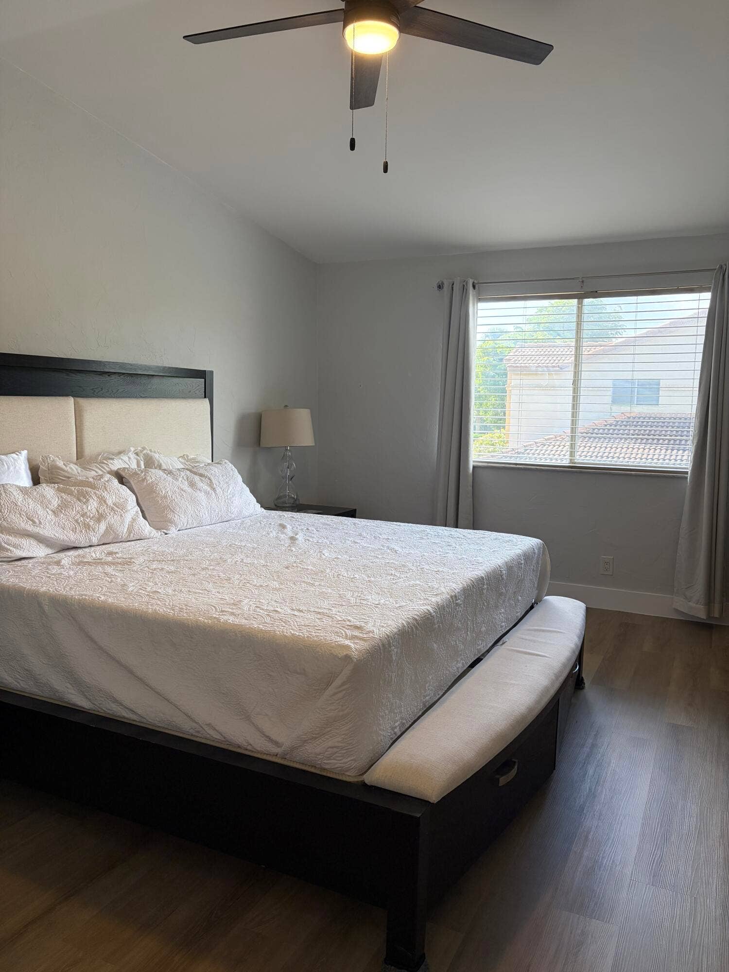 MAIN BEDROOM