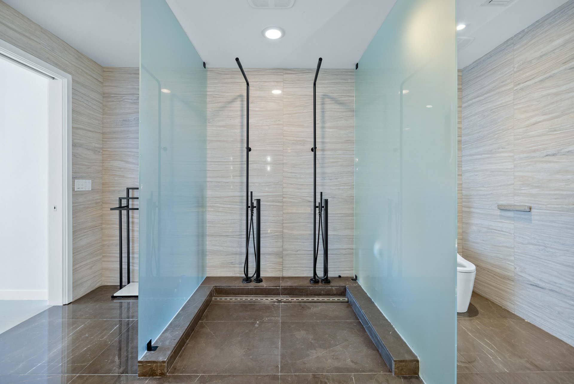2200 N OCEAN Boulevard, #S1402, Fort Lauderdale, FL 33305 Primary Bathroom