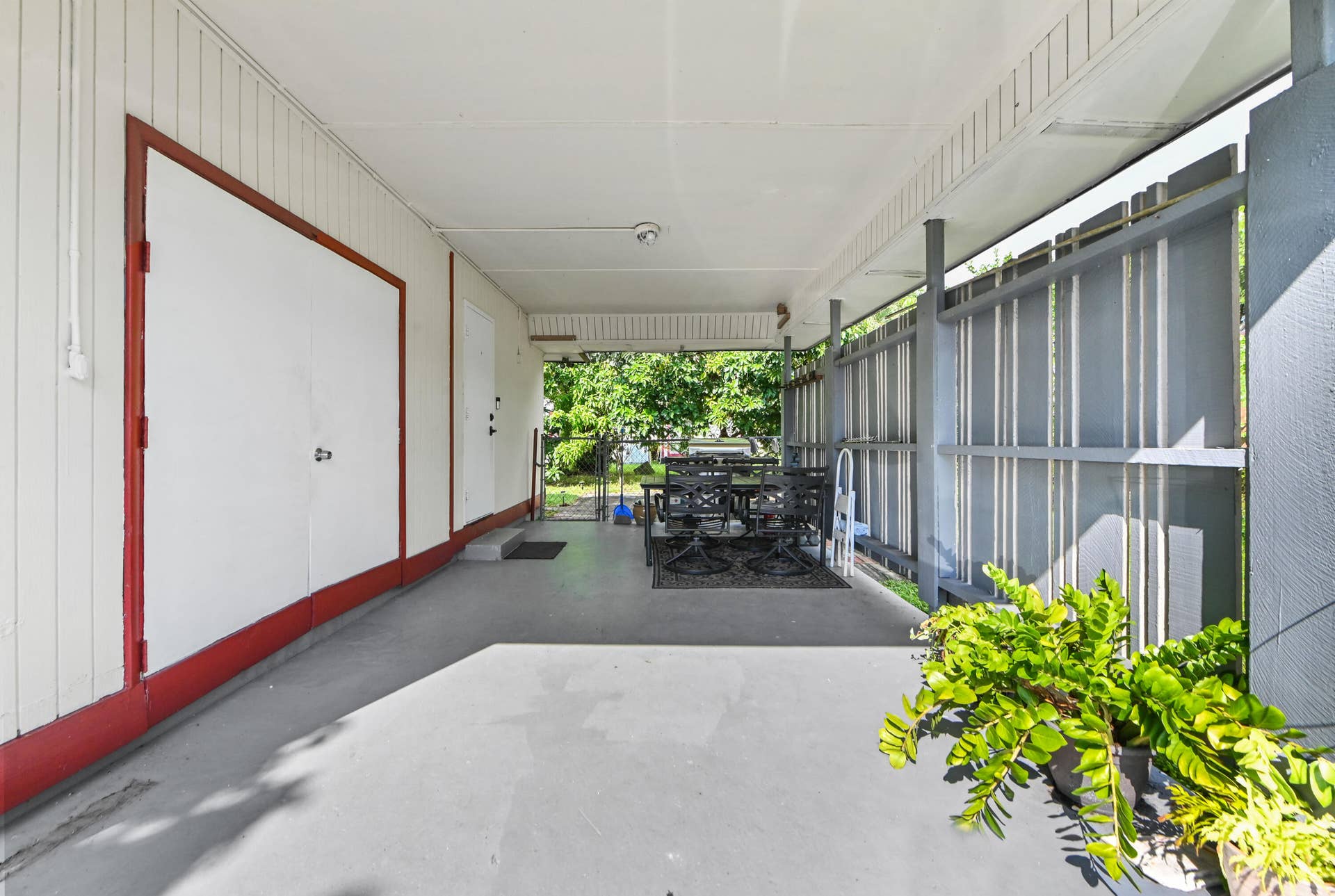 04 patio 01