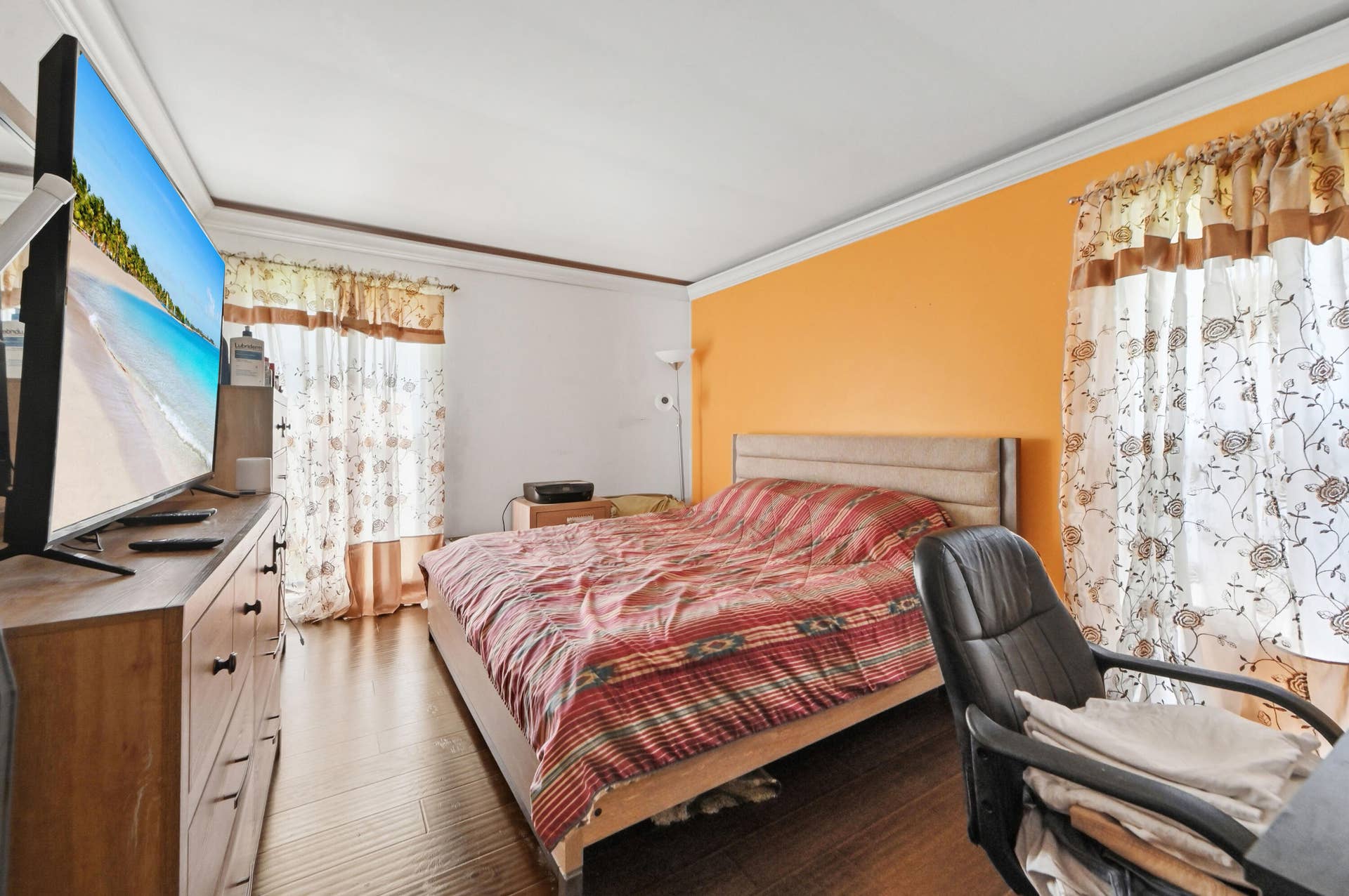 17 Bedroom 03