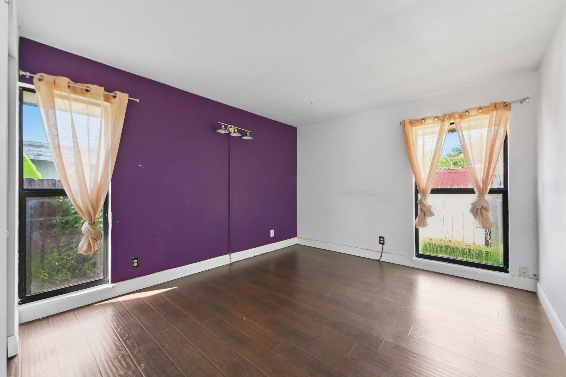 19 Bedroom 05