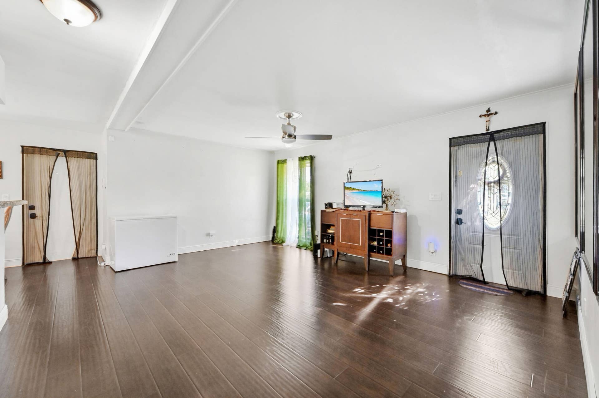 06 Living room 02