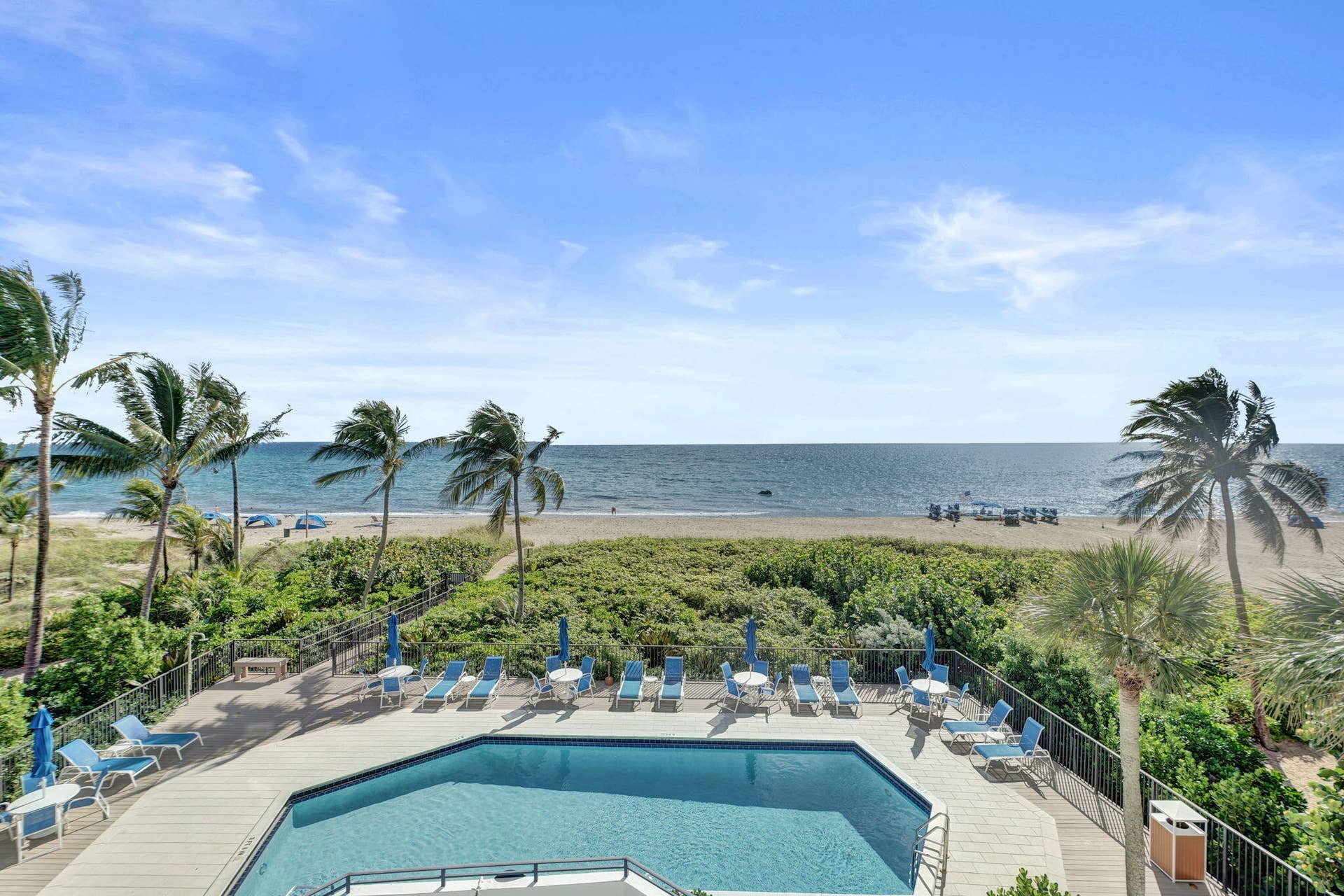 Direct Oceanfront Balcony View!