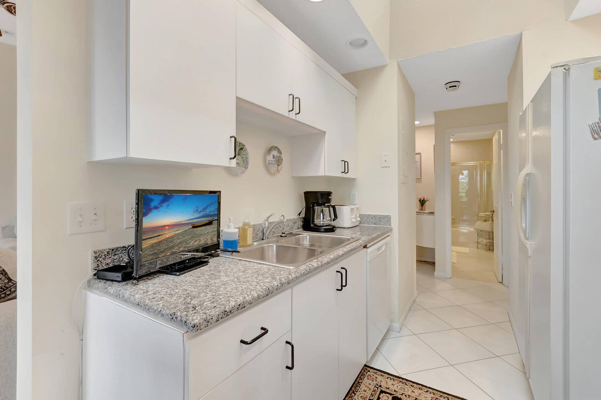 7472 La Paz Boulevard, #302, Boca Raton, Boca Raton, FL 33433 Kitchen