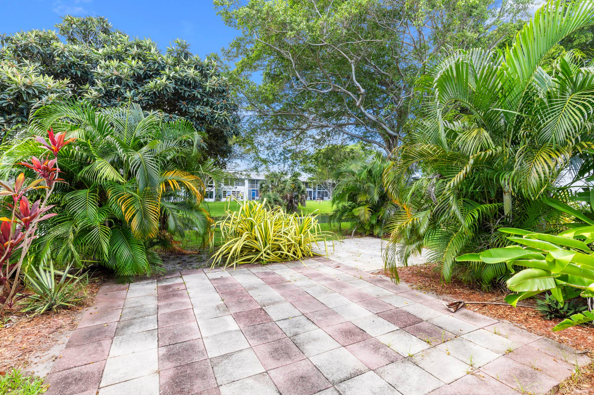 66 Lyndhurst C, Deerfield Beach, FL 33442 R6II1100