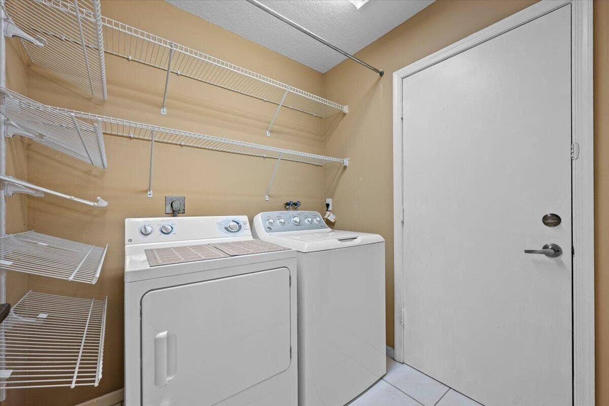 7639 Northtree Club Drive, Greenacres, FL 33467 16-LUX_6244