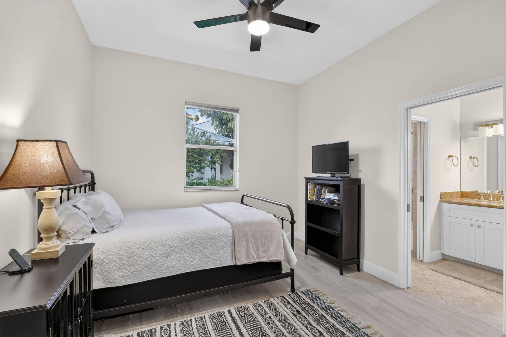 6548 ROCK CREEK Drive, Lake Worth, FL 33467 49-web-or-mls-DSC_9308