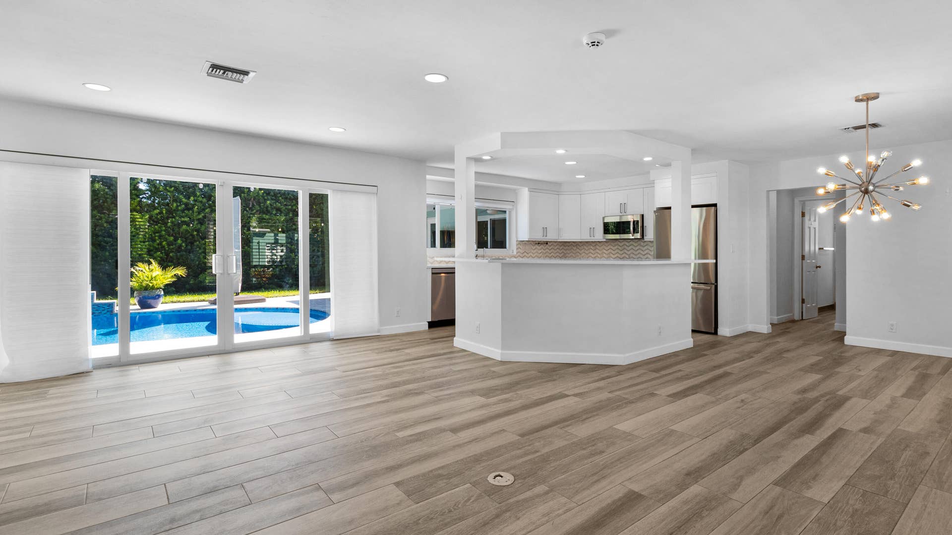 5830 NE 21ST Avenue, Fort Lauderdale, FL 33308 9_accutour_01 5830-ne-21st-ave-008