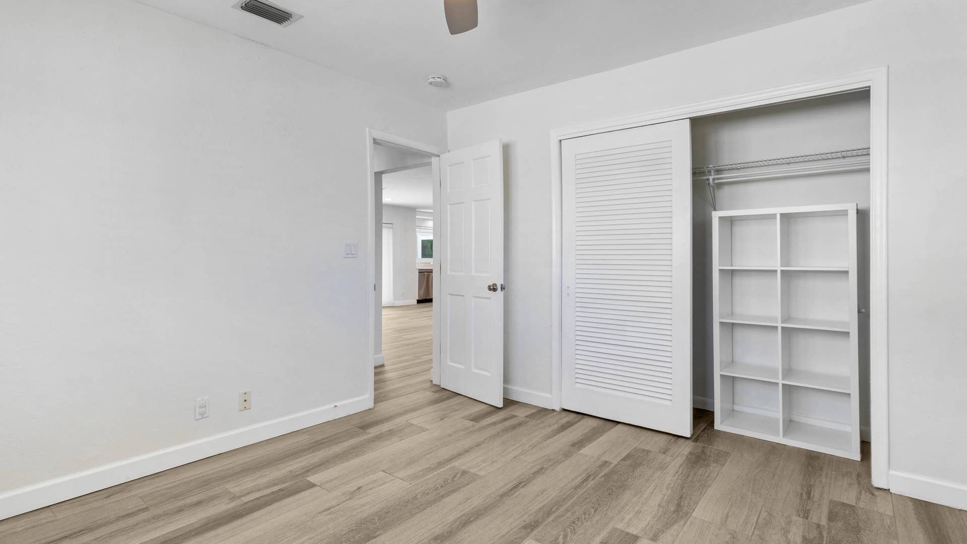 5830 NE 21ST Avenue, Fort Lauderdale, FL 33308 24_accutour_01 5830-ne-21st-ave-023