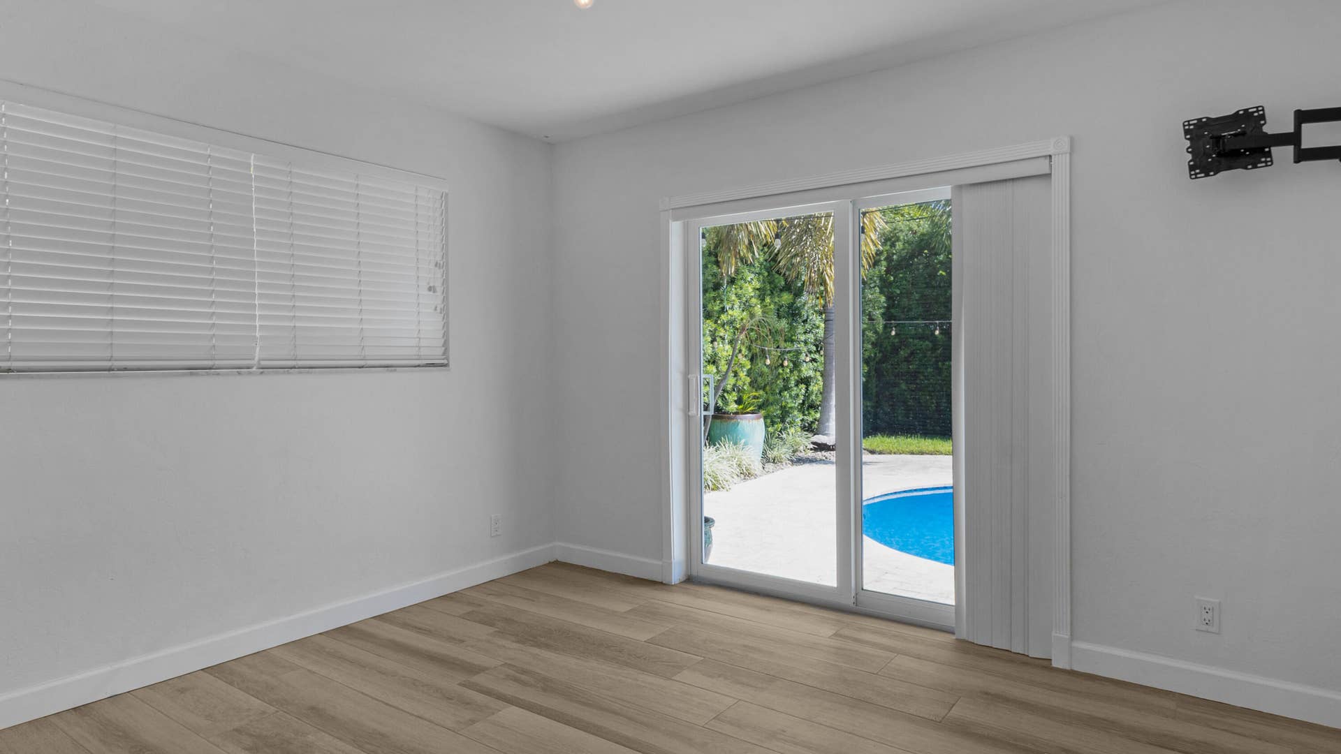 5830 NE 21ST Avenue, Fort Lauderdale, FL 33308 28_accutour_01 5830-ne-21st-ave-026.png