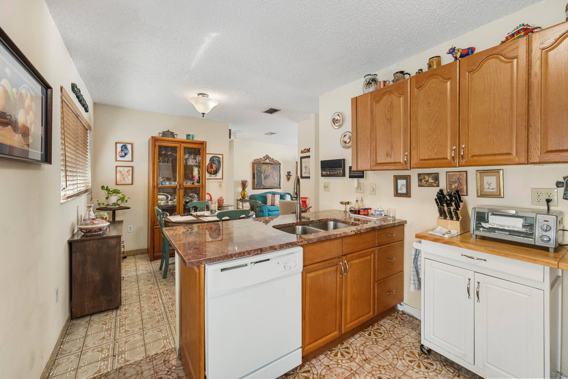 820 SW 12TH Place, Fort Lauderdale, FL 33315 DSC04858