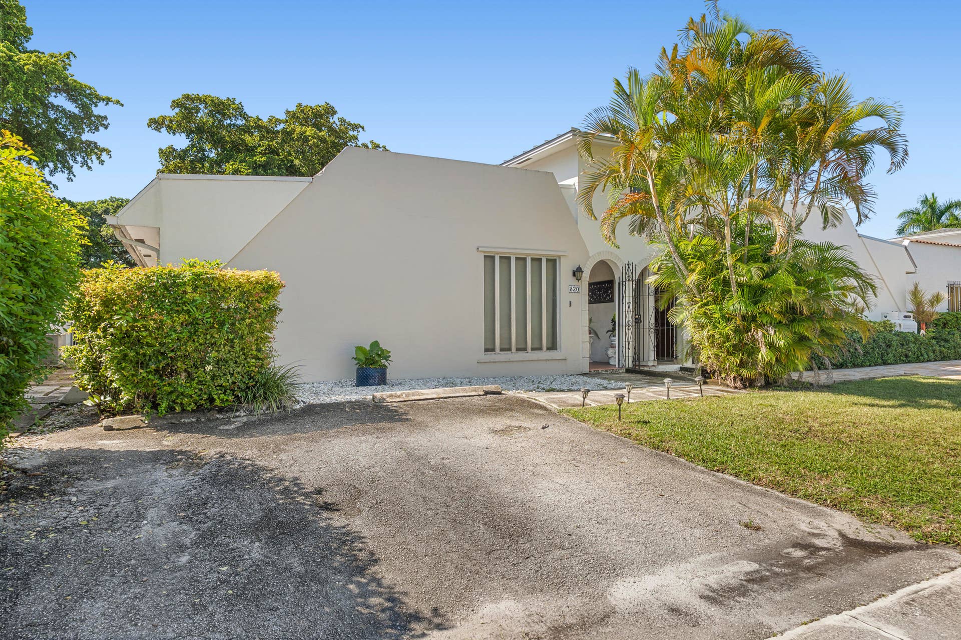 820 SW 12TH Place, Fort Lauderdale, FL 33315 DSC04946