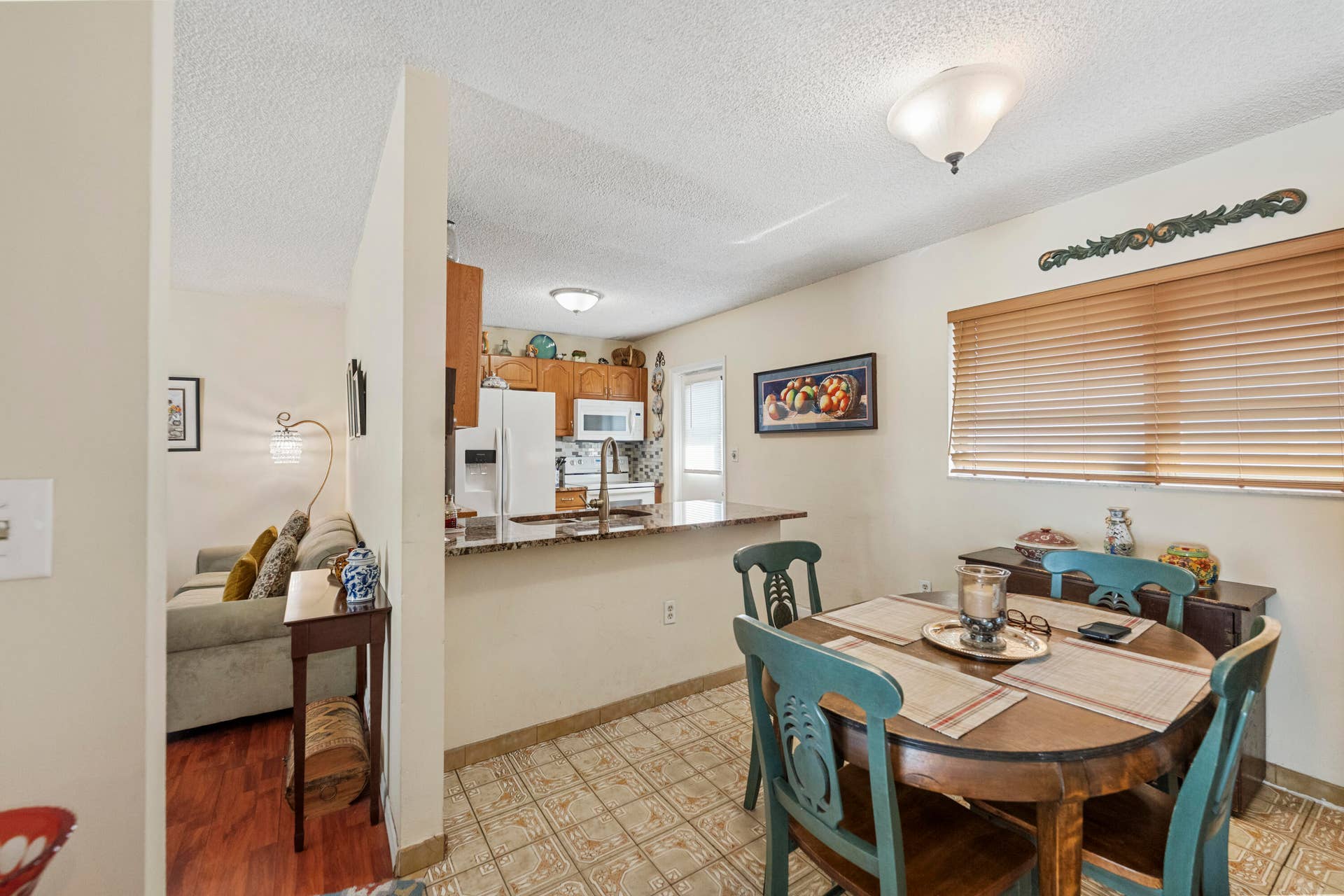 820 SW 12TH Place, Fort Lauderdale, FL 33315 DSC04933