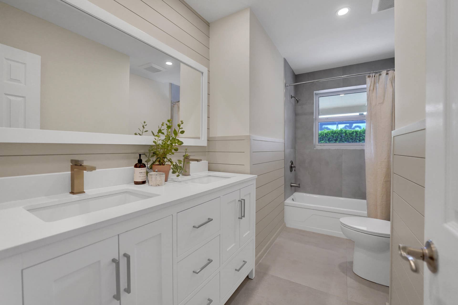 5961 NE 22ND Way, Fort Lauderdale, FL 33308 DSC00591