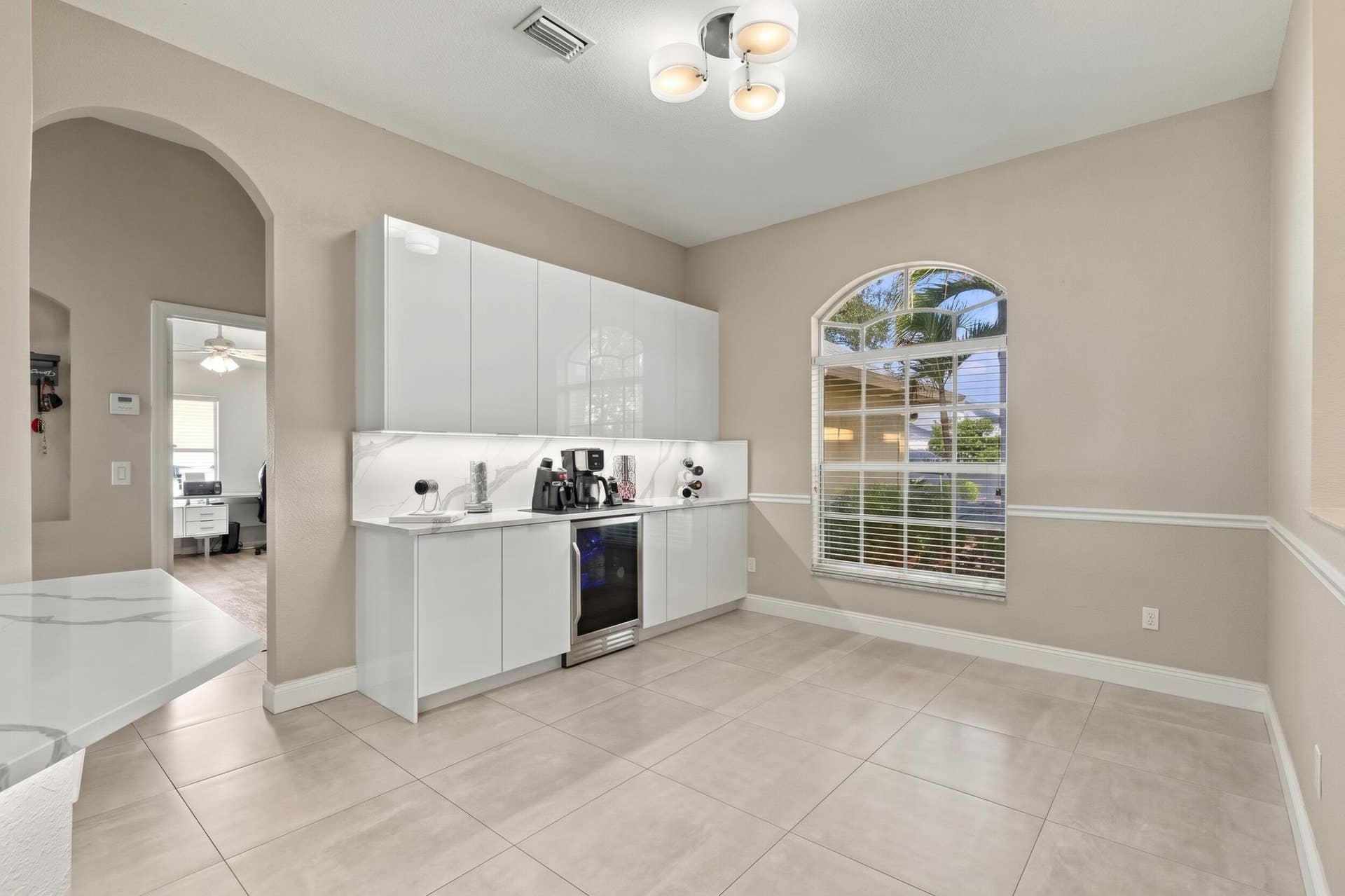 2326 SW WEBSTER Lane, Port St Lucie, FL 34953 dining room/ bar & coffee station