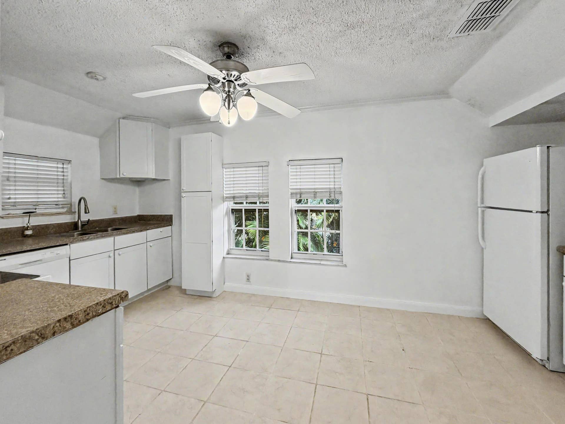 201 S Swinton Avenue, #B, Delray Beach, FL 33444 Kitchen