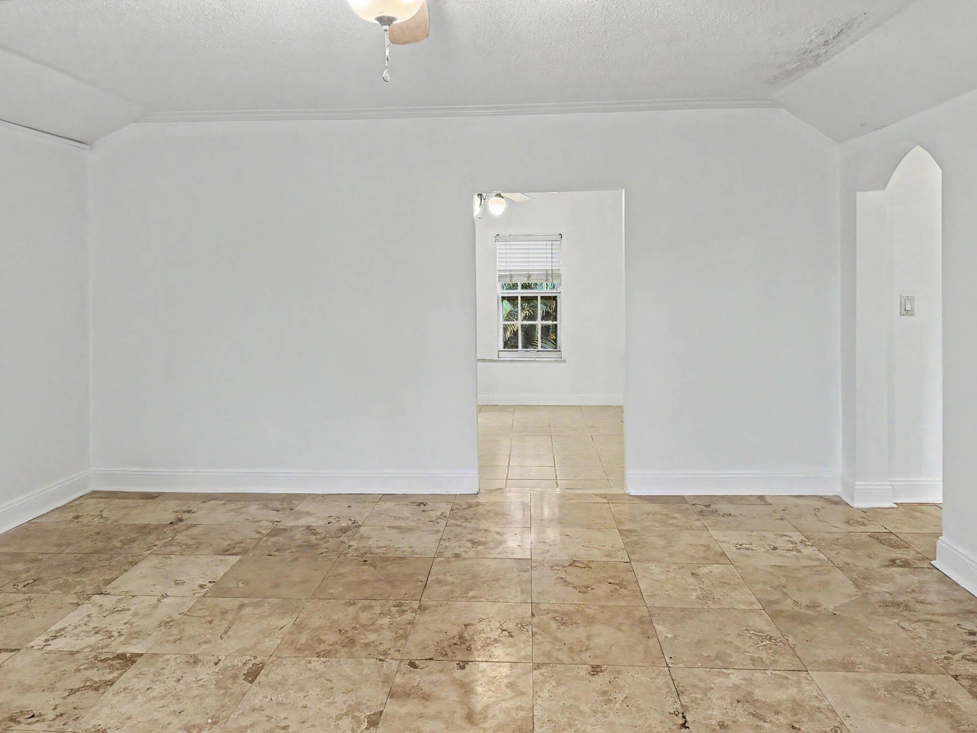 201 S Swinton Avenue, #B, Delray Beach, FL 33444 Living Room into Kitchen