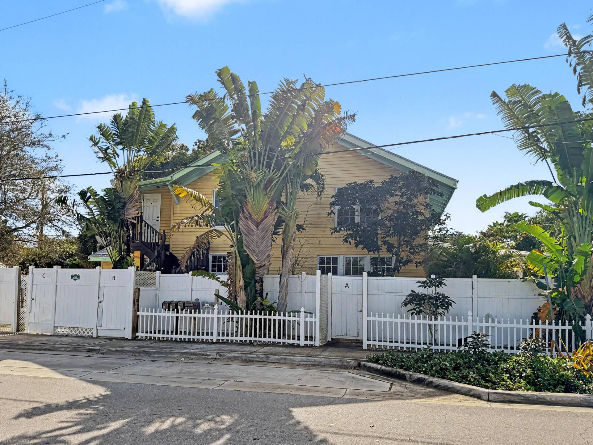 201 S Swinton Avenue, #B, Delray Beach, FL 33444 Entrance